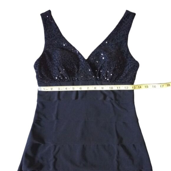 WOMEN'S BLACK COCKTAIL V-NECK DRESS WITH SEQUIN DETAILS SIZE 9/10 JUNIORS - Picture 12 of 12
